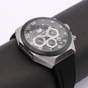 Reloj de Hombre Clásico. Pulso: Silicona. Caja: Stainless steel. Funcionalidad: Análogo con Calendario. Tamaño Caja: 47 mm. Tamaño Pulso: 27 mm. Impermeabilidad: 5 ATM. Cristal: Mineral Templado. SKU: 6083-03 Instrucciones de Cuidado: REVISAR GARANTIA. Tempus Watches.